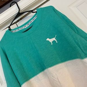 T-shirt sweater